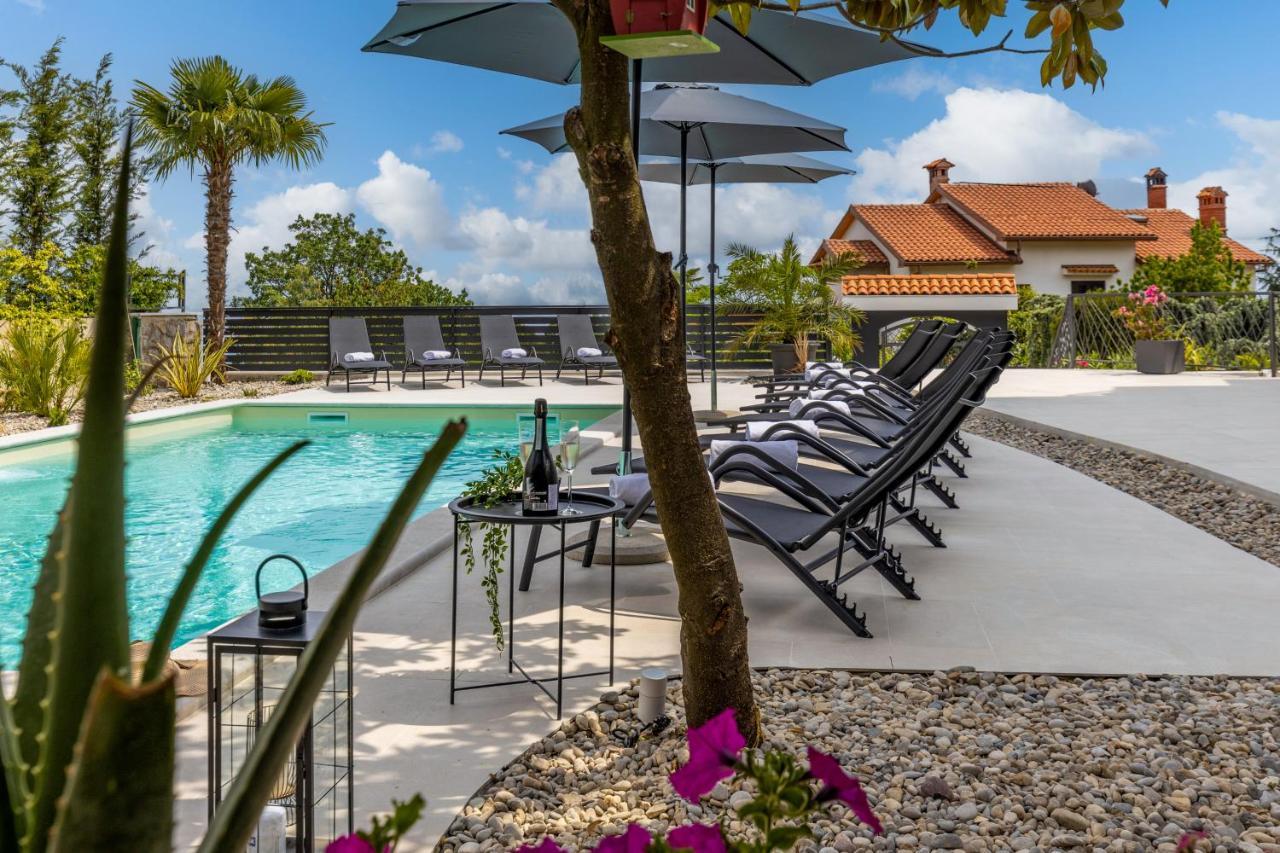 Villa Adriatic, Apartment Rebecca With Heated Swimming Pool, Sew View, Childrens Playground อิตชิชี ภายนอก รูปภาพ